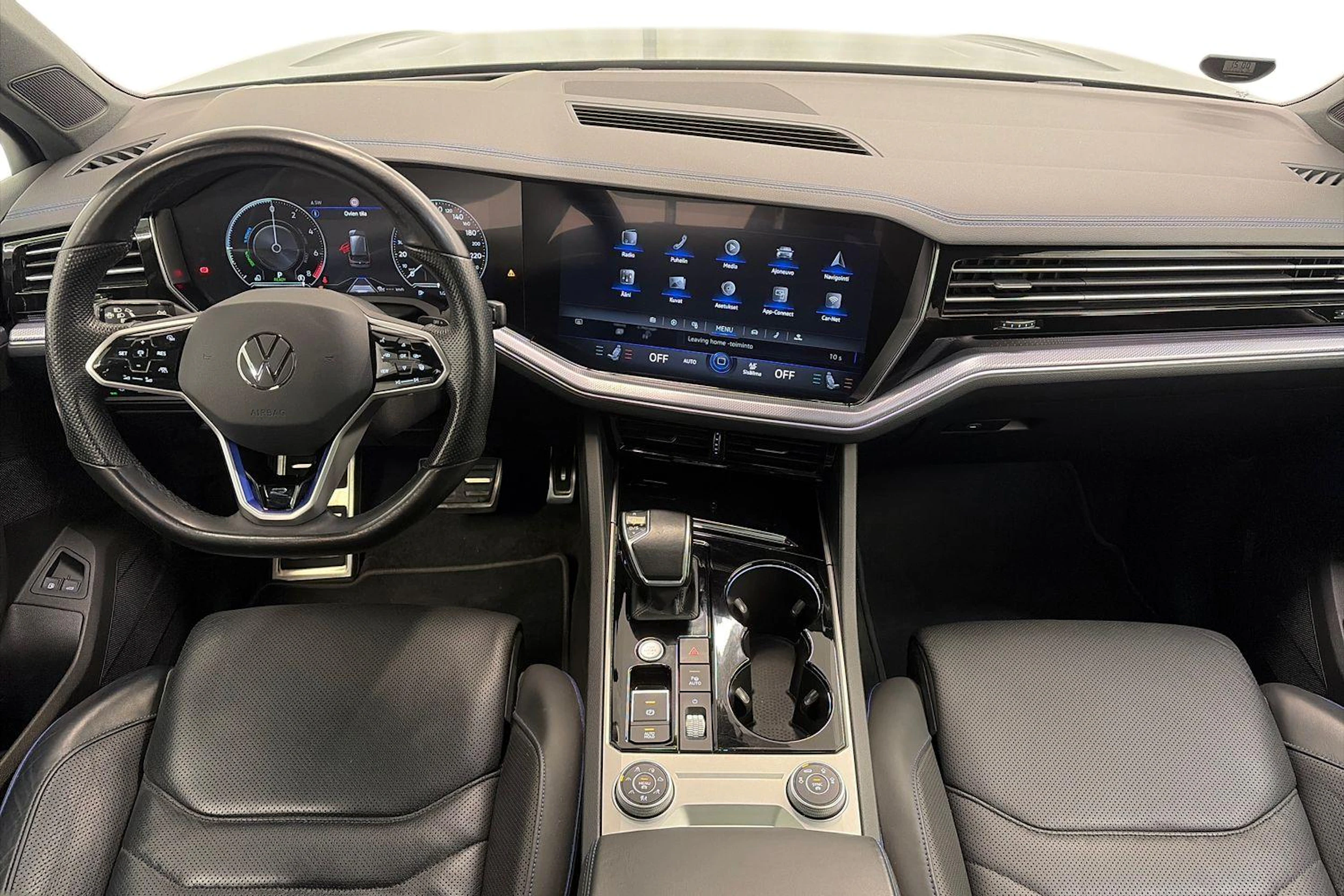 Musta Volkswagen TOUAREG 2021 kuva 7.