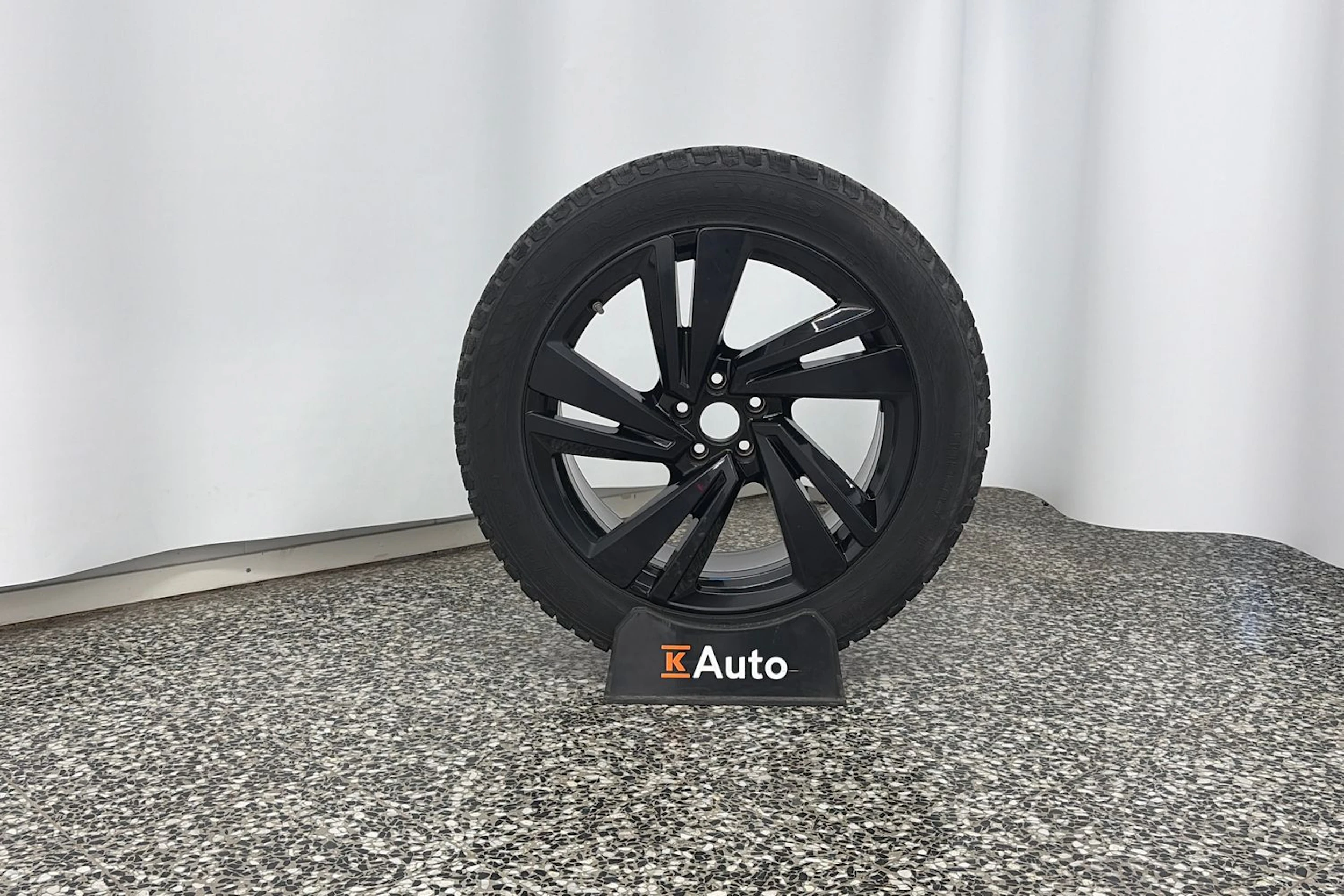 Musta Volkswagen TOUAREG 2021 kuva 10.