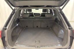 Musta Volkswagen TOUAREG 2021 kuva 11.