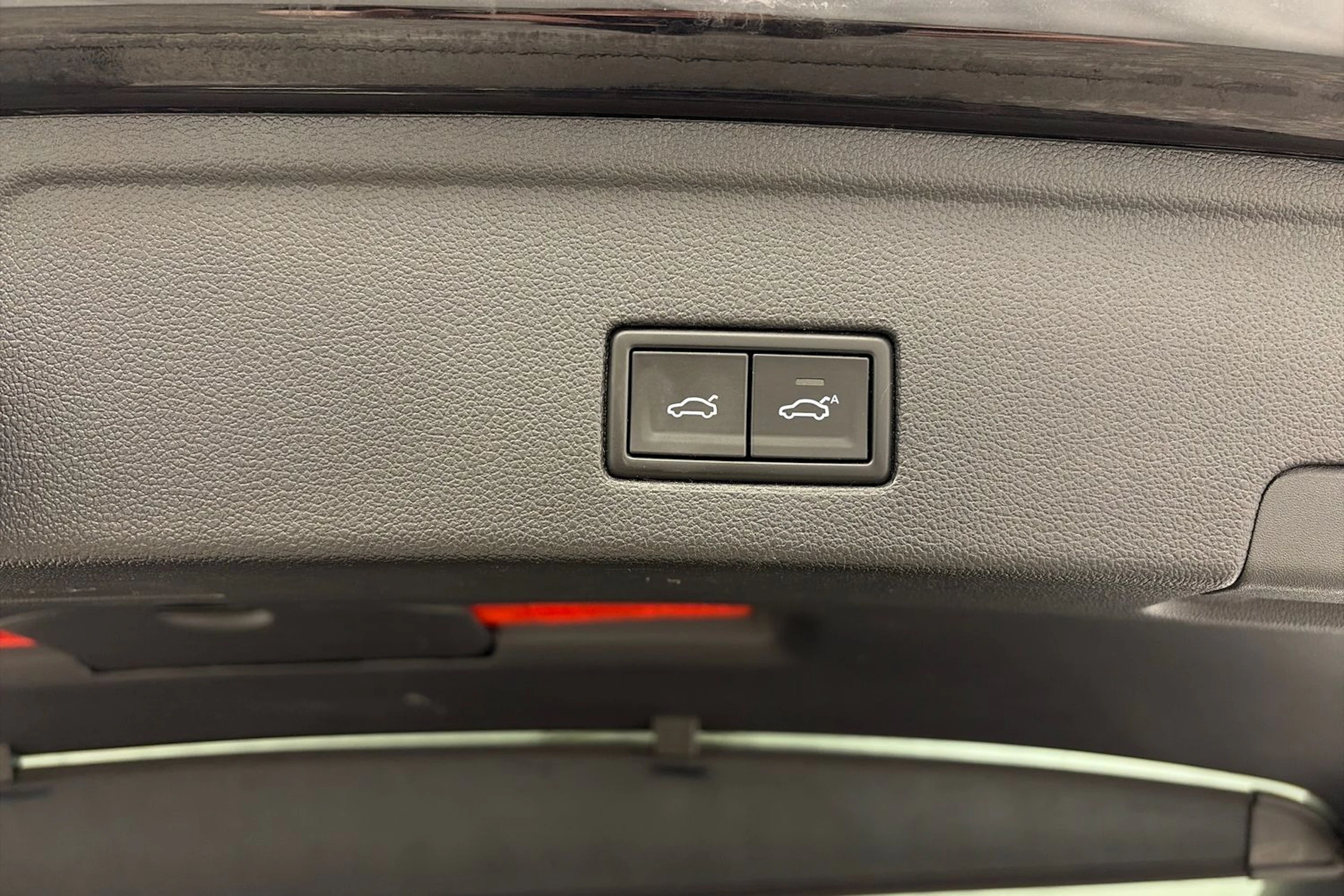 Musta Volkswagen TOUAREG 2021 kuva 12.
