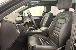 Musta Volkswagen TOUAREG 2021 kuva 14.