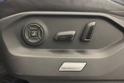 Musta Volkswagen TOUAREG 2021 kuva 15.