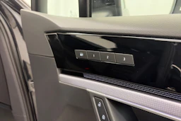Musta Volkswagen TOUAREG 2021 kuva 18.