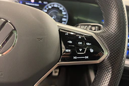 Musta Volkswagen TOUAREG 2021 kuva 22.