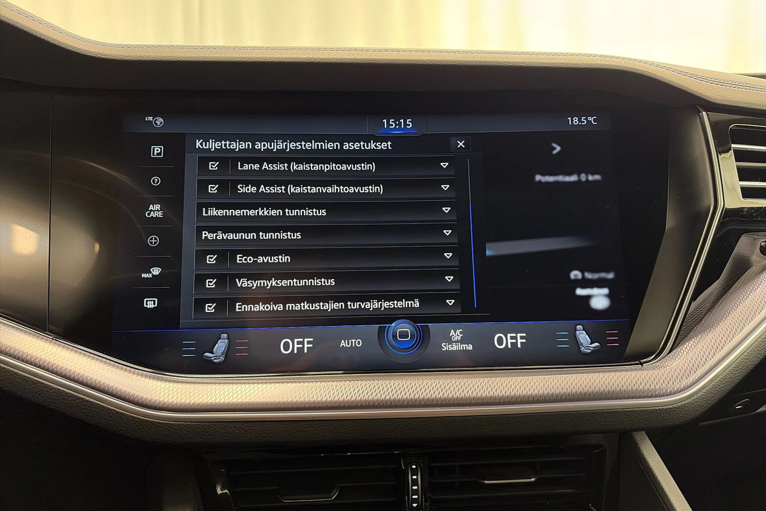 Musta Volkswagen TOUAREG 2021 kuva 28.