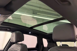 Musta Volkswagen TOUAREG 2021 kuva 32.