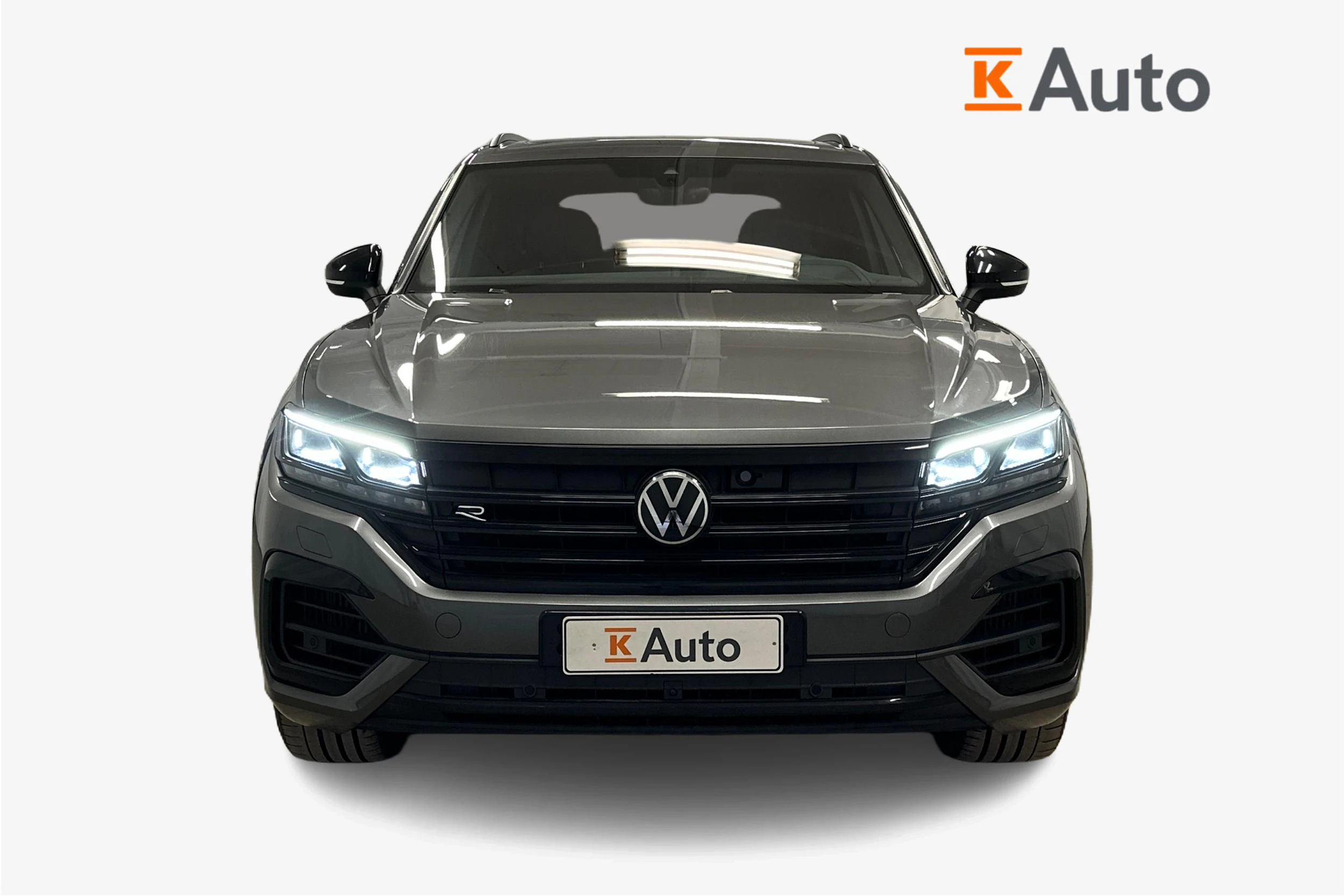 harmaa Volkswagen Touareg 2023 kuva 4.