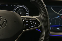 harmaa Volkswagen Touareg 2023 kuva 12.