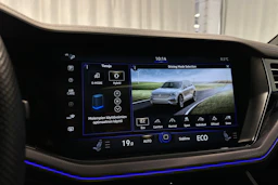 harmaa Volkswagen Touareg 2023 kuva 23.