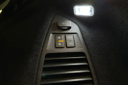 harmaa Volkswagen Touareg 2023 kuva 35.