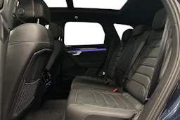 sininen Volkswagen Touareg 2023 kuva 8.
