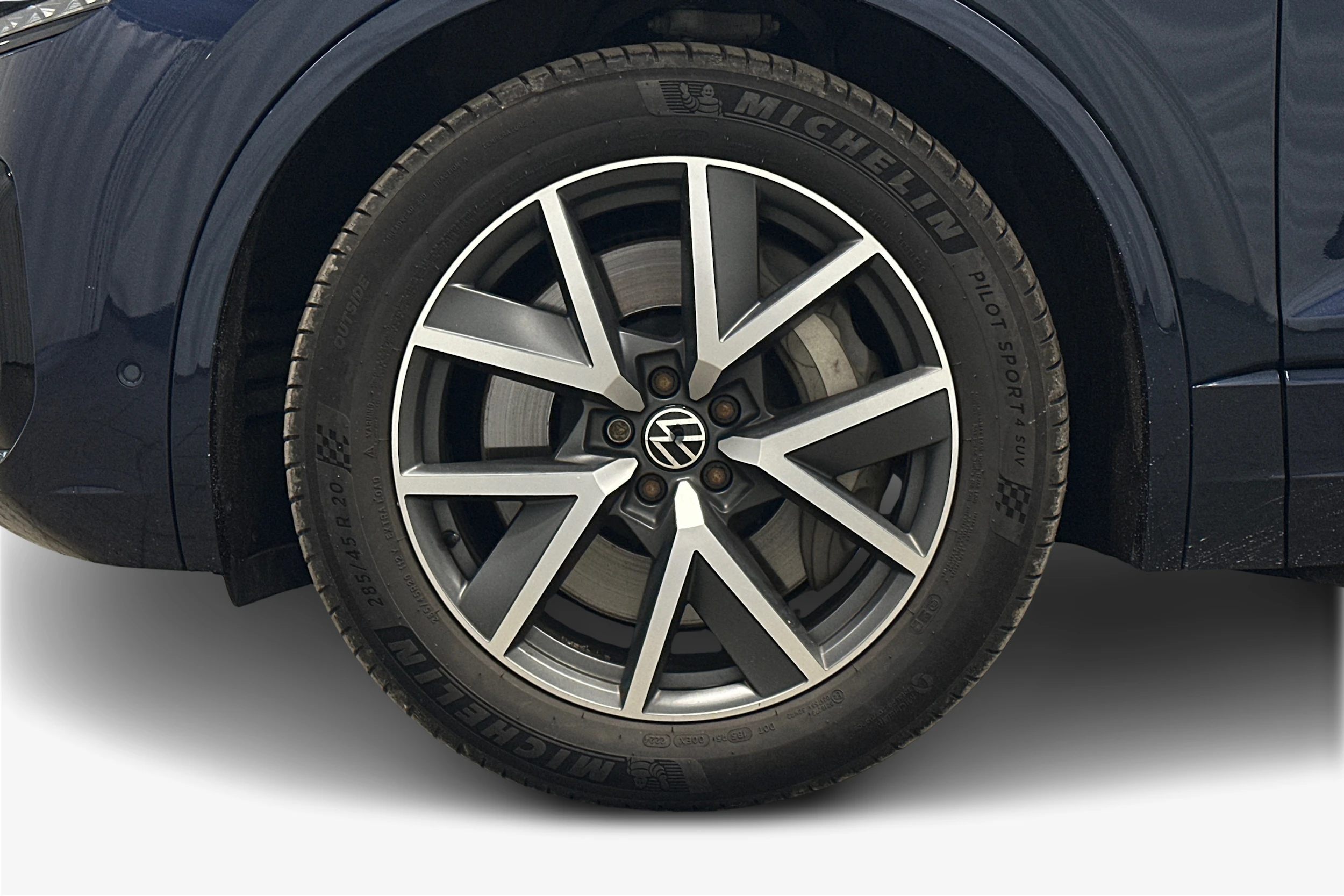 sininen Volkswagen Touareg 2023 kuva 9.