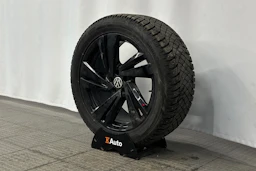 sininen Volkswagen Touareg 2023 kuva 10.