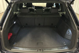 sininen Volkswagen Touareg 2023 kuva 11.