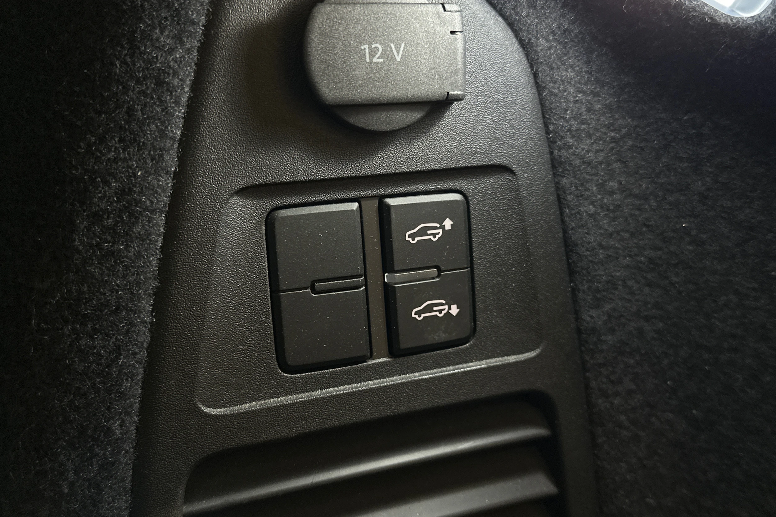 sininen Volkswagen Touareg 2023 kuva 13.