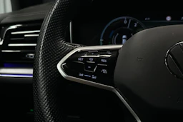 sininen Volkswagen Touareg 2023 kuva 20.