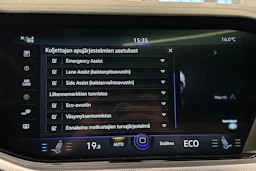 sininen Volkswagen Touareg 2023 kuva 26.