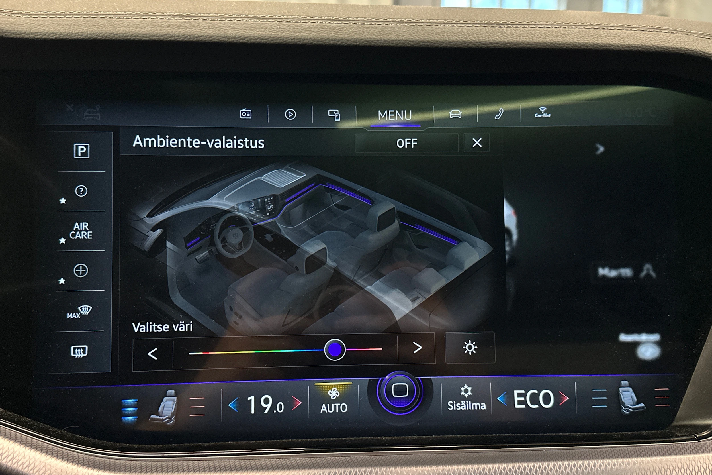 sininen Volkswagen Touareg 2023 kuva 27.