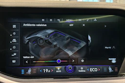 sininen Volkswagen Touareg 2023 kuva 27.