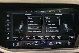 sininen Volkswagen Touareg 2023 kuva 28.