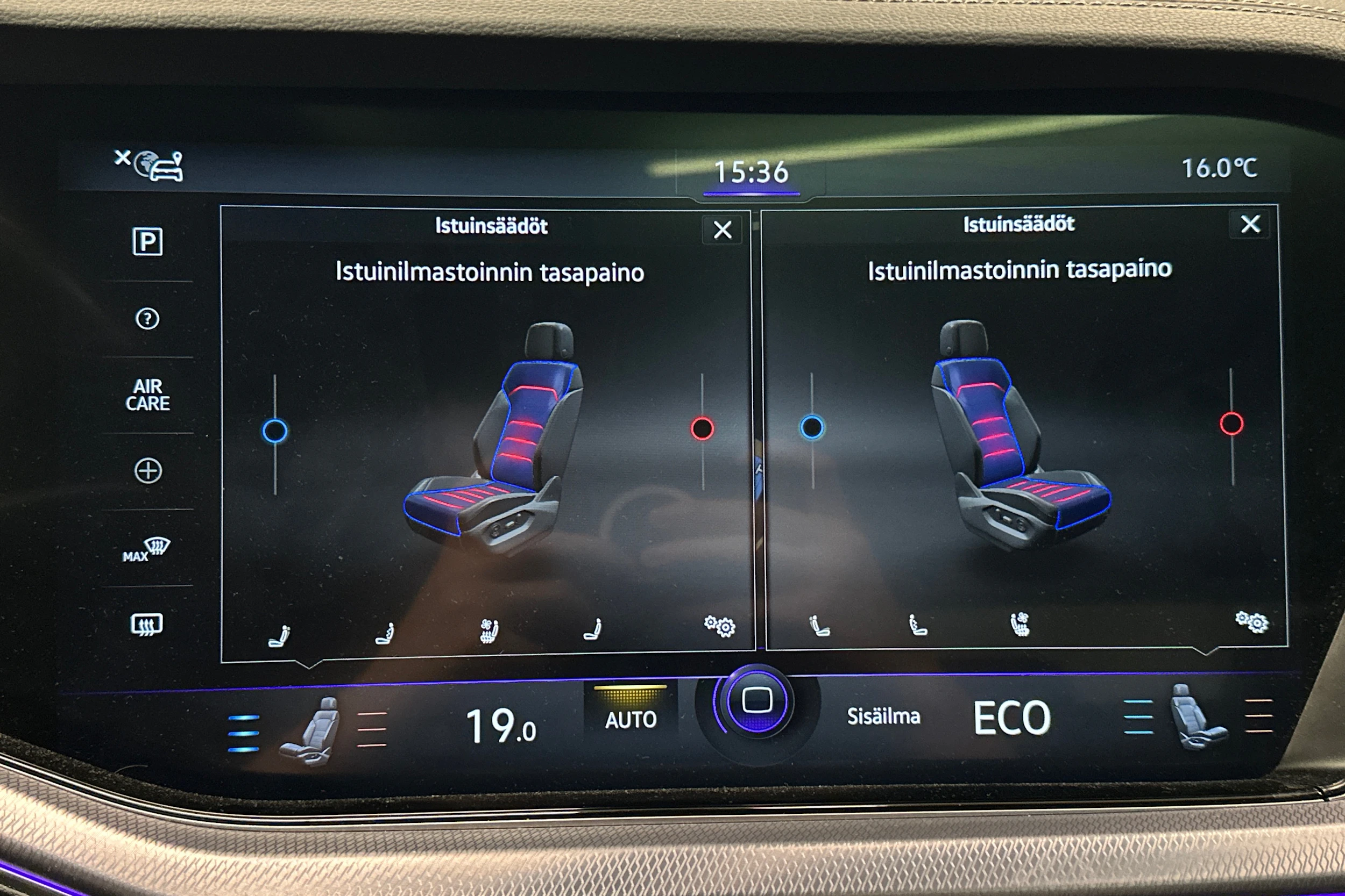 sininen Volkswagen Touareg 2023 kuva 29.