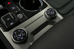 sininen Volkswagen Touareg 2023 kuva 33.