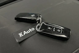 sininen Volkswagen Touareg 2023 kuva 35.