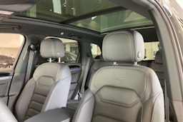musta Volkswagen Touareg 2024 kuva 11.