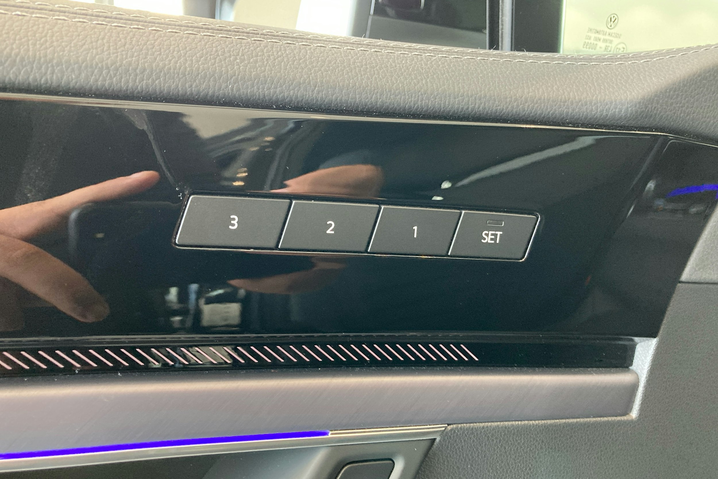 musta Volkswagen Touareg 2024 kuva 13.