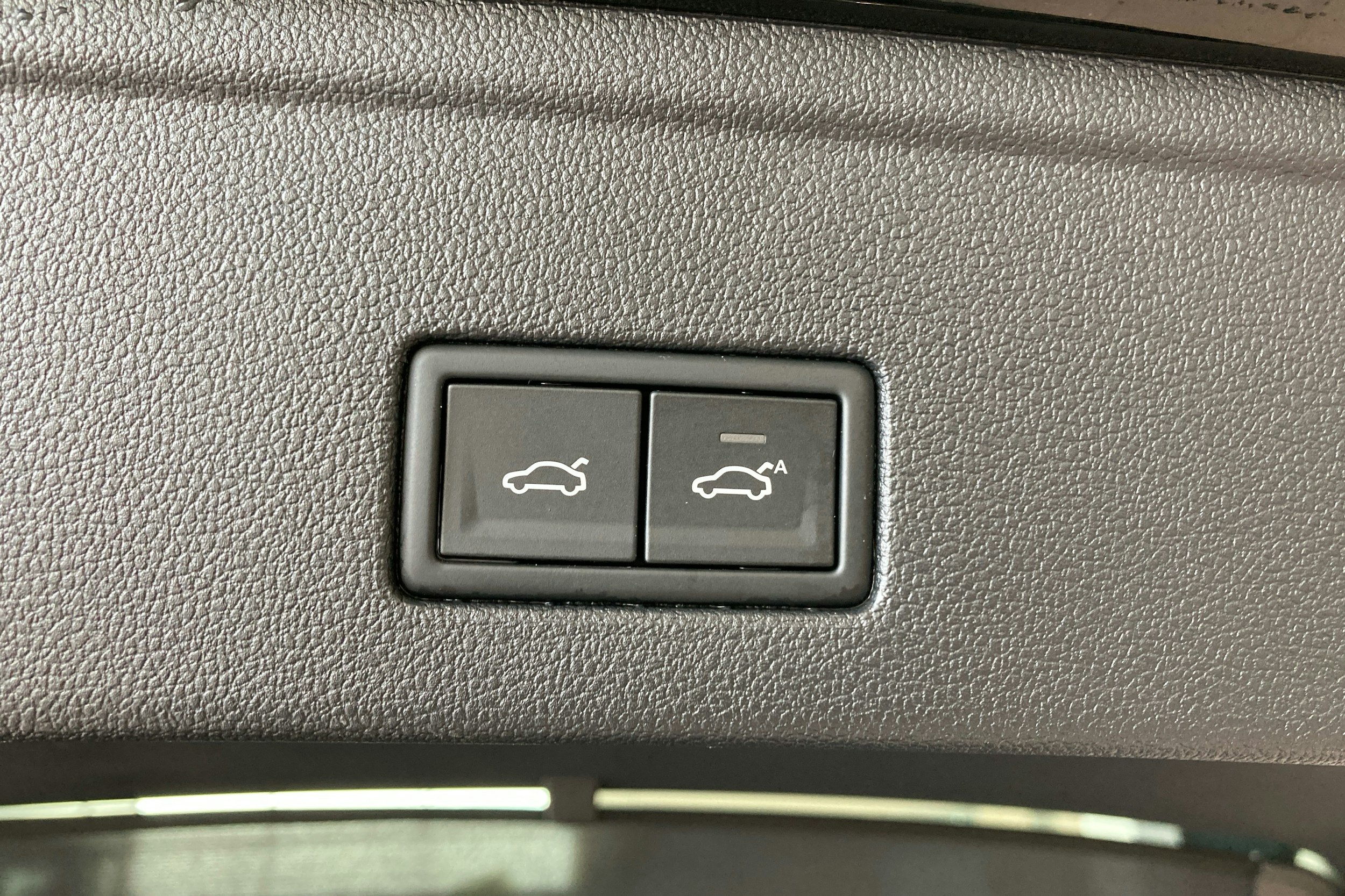 musta Volkswagen Touareg 2024 kuva 24.