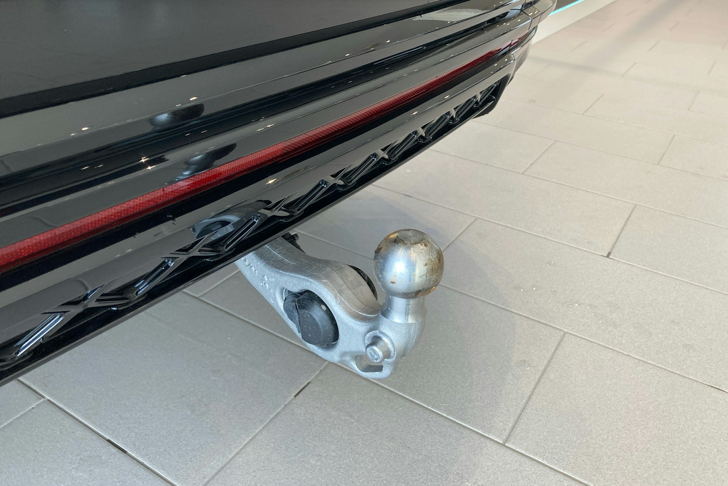 musta Volkswagen Touareg 2024 kuva 25.