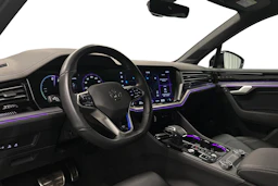 musta Volkswagen Touareg 2024 kuva 8.