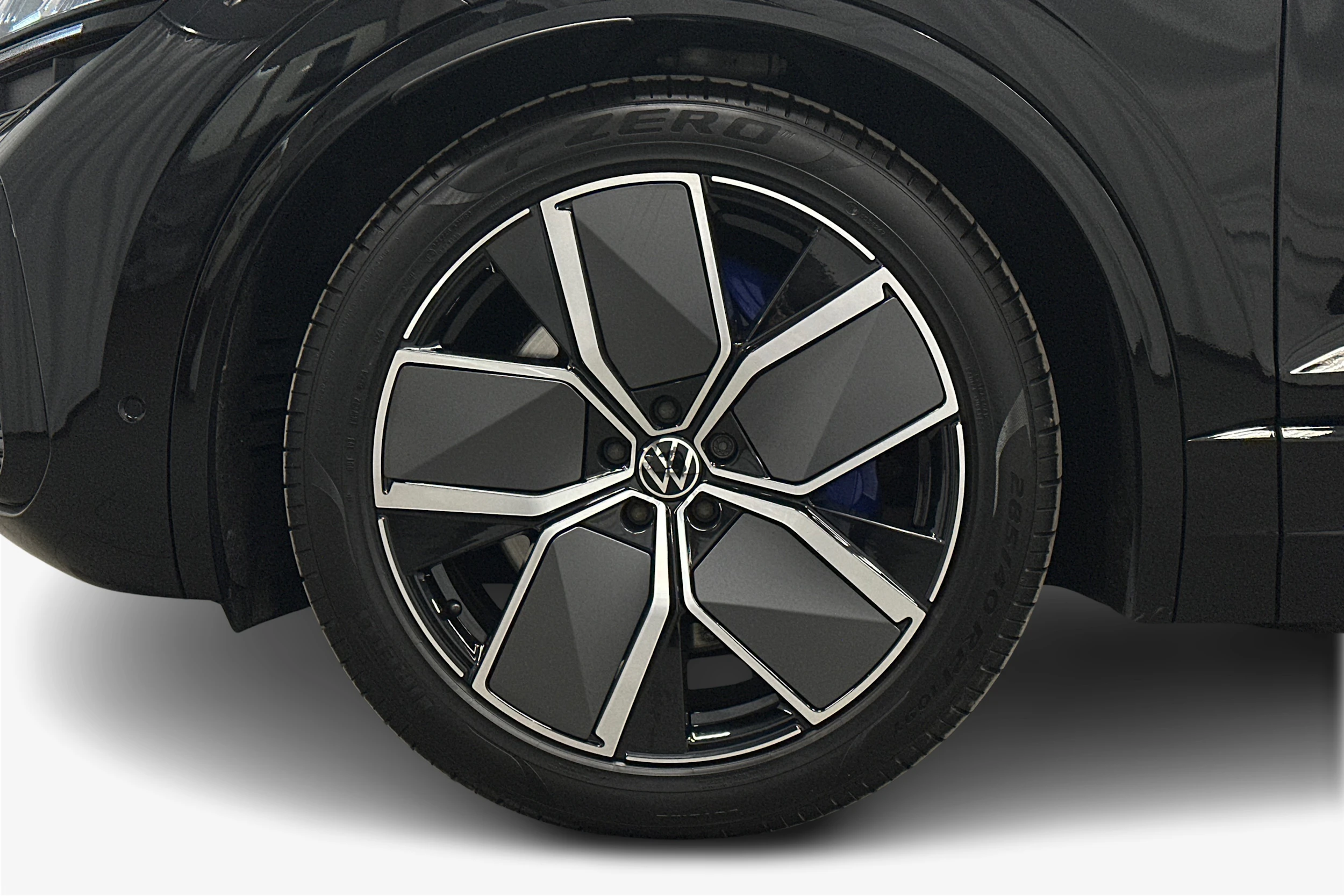 musta Volkswagen Touareg 2024 kuva 12.