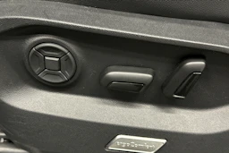 musta Volkswagen Touareg 2024 kuva 20.