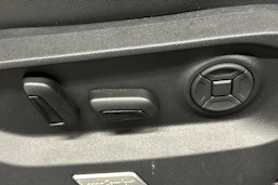 musta Volkswagen Touareg 2024 kuva 22.