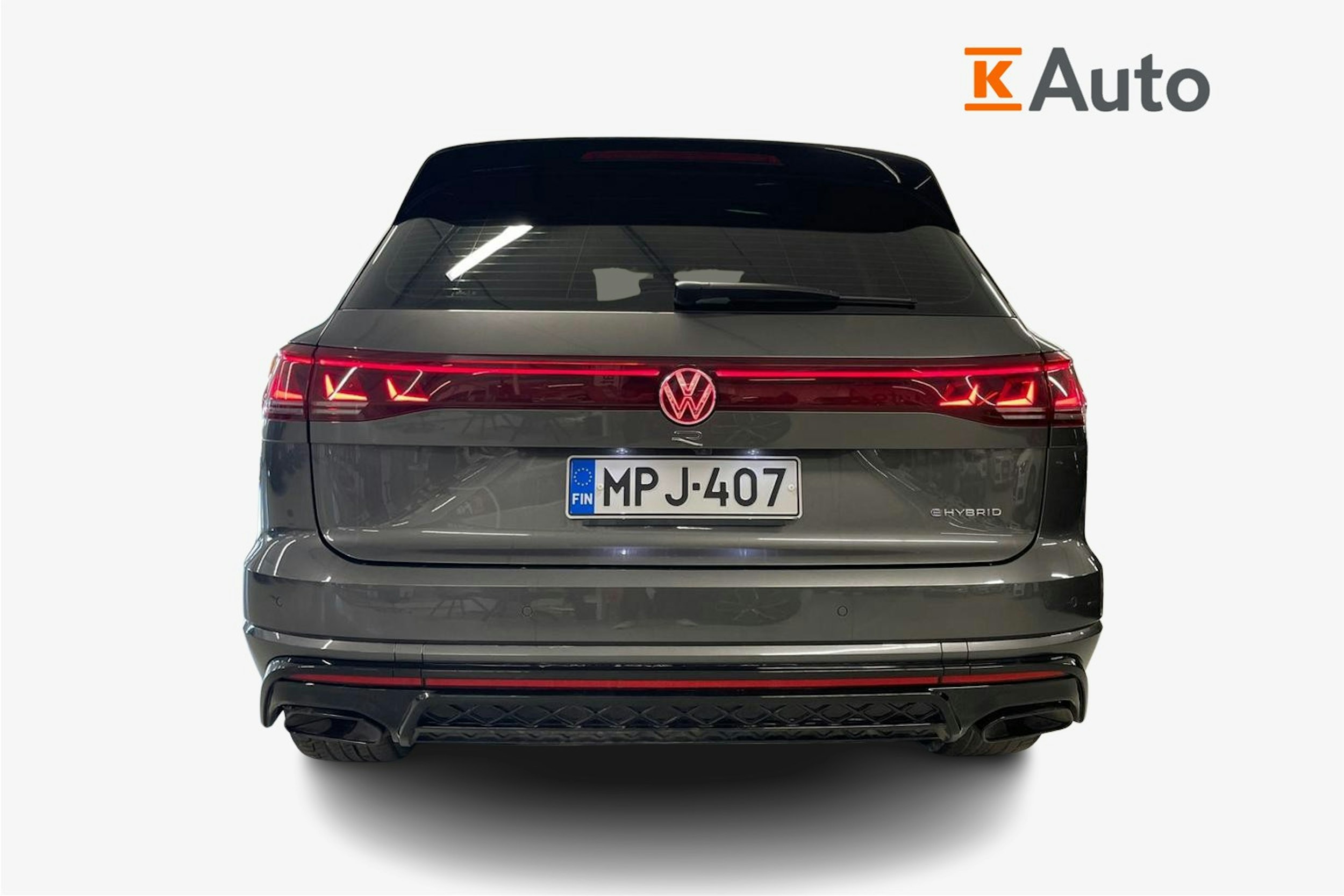 harmaa Volkswagen Touareg 2024 kuva 3.