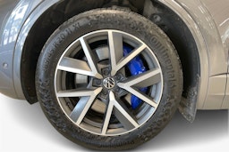 harmaa Volkswagen Touareg 2024 kuva 11.