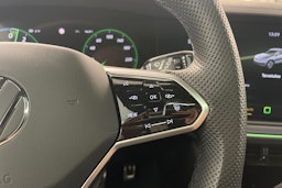harmaa Volkswagen Touareg 2024 kuva 16.