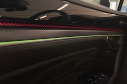 harmaa Volkswagen Touareg 2024 kuva 26.