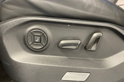harmaa Volkswagen Touareg 2024 kuva 29.
