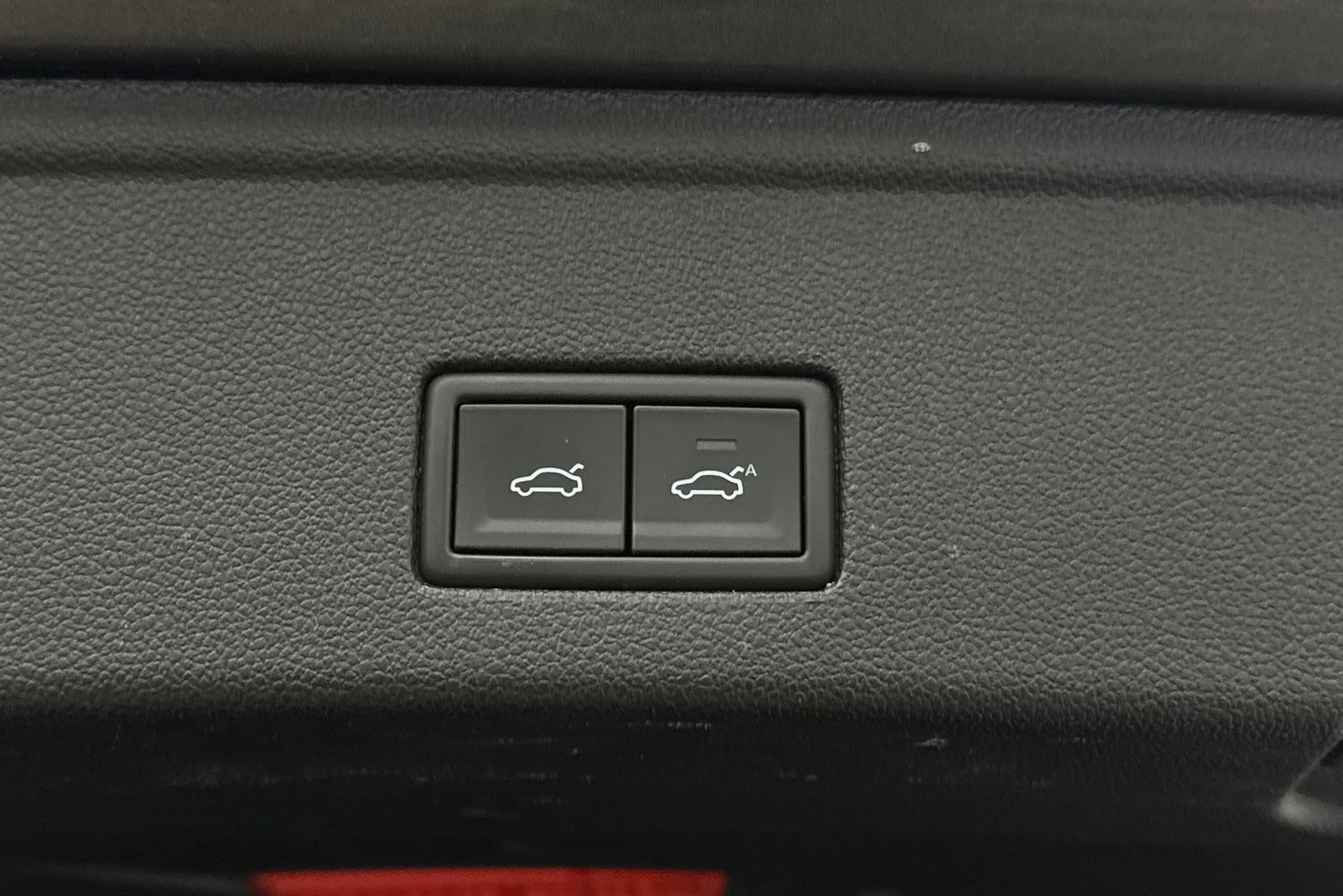 harmaa Volkswagen Touareg 2024 kuva 35.