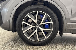 harmaa Volkswagen Touareg 2024 kuva 37.