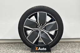 harmaa Volkswagen Touareg 2024 kuva 39.