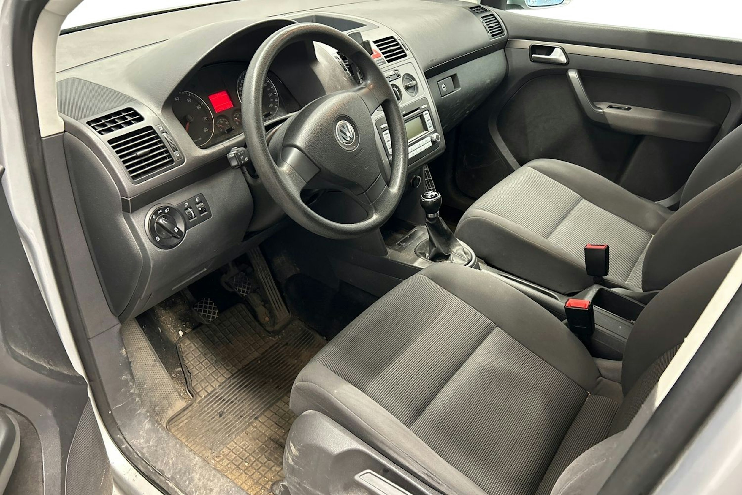 harmaa Volkswagen Touran 2007 kuva 7.