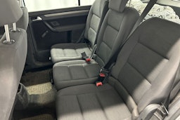 harmaa Volkswagen Touran 2007 kuva 10.