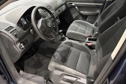 sininen Volkswagen Touran 2010 kuva 6.