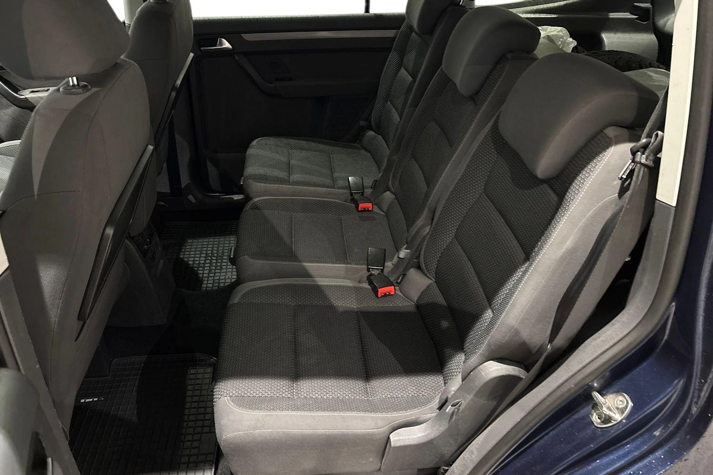 sininen Volkswagen Touran 2010 kuva 8.