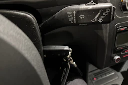 sininen Volkswagen Touran 2010 kuva 16.