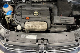 sininen Volkswagen Touran 2010 kuva 41.