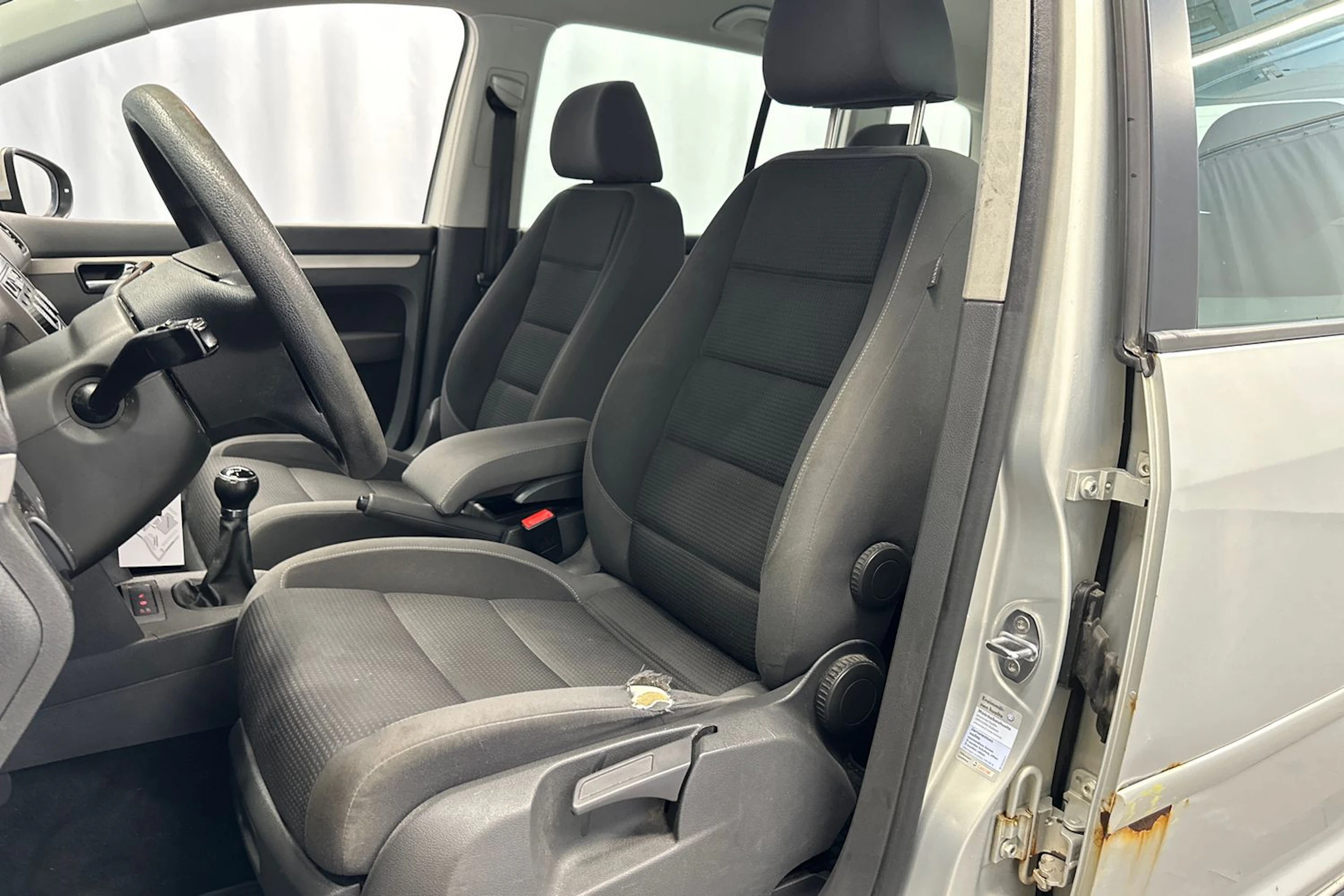 Hopea Volkswagen TOURAN 2010 kuva 10.